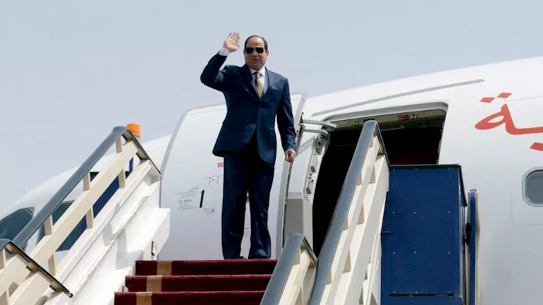 الرئيس السيسي يعود إلى أرض الوطن بعد زيارتين إلى قطر والبحرين